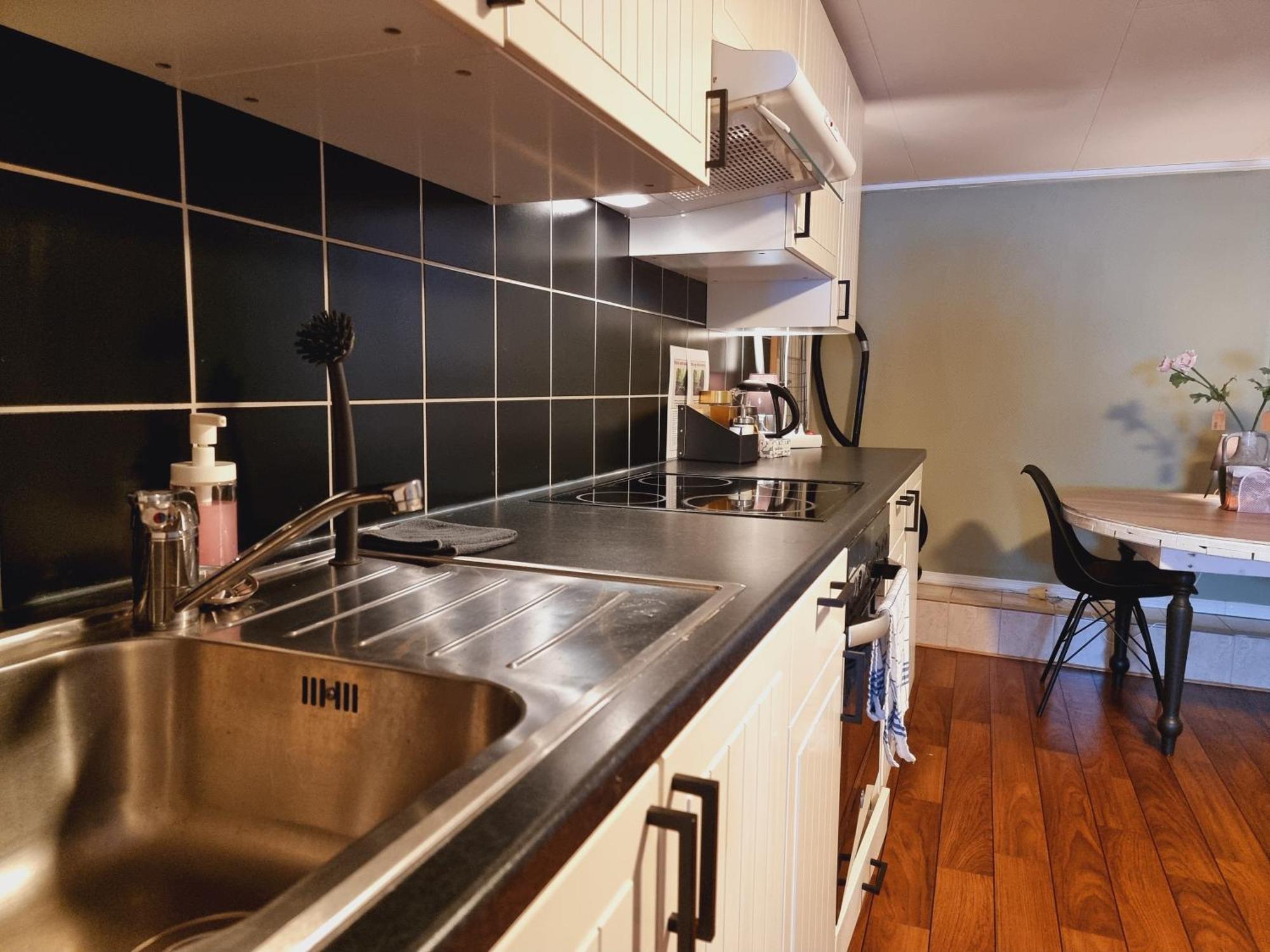 Kjellerleilighet Egen Inngang. Apartment Stange